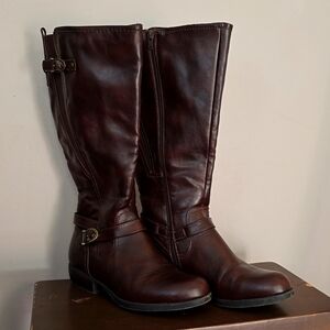 Women's boots, wide calf.